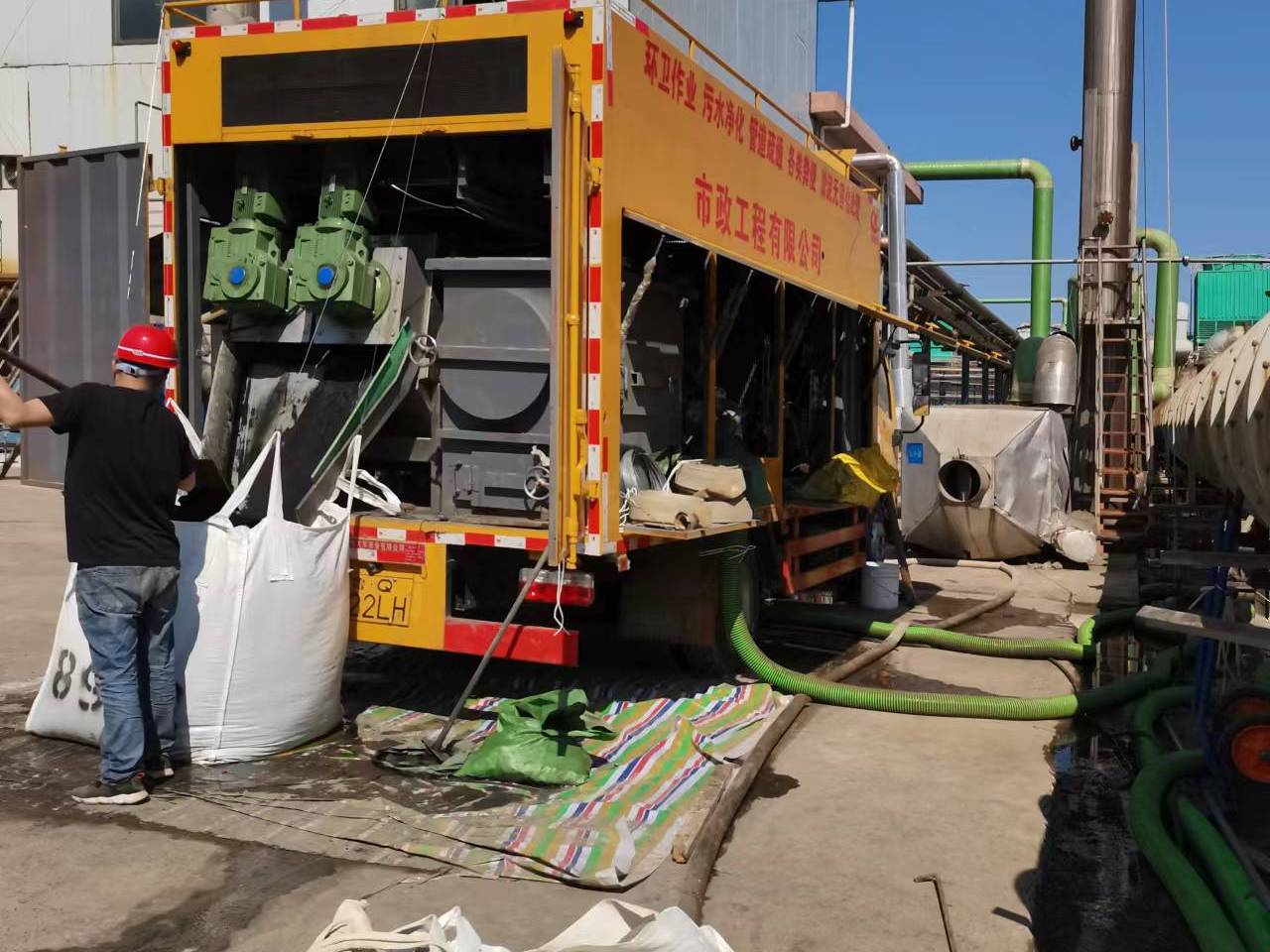 利州淤泥压干处理